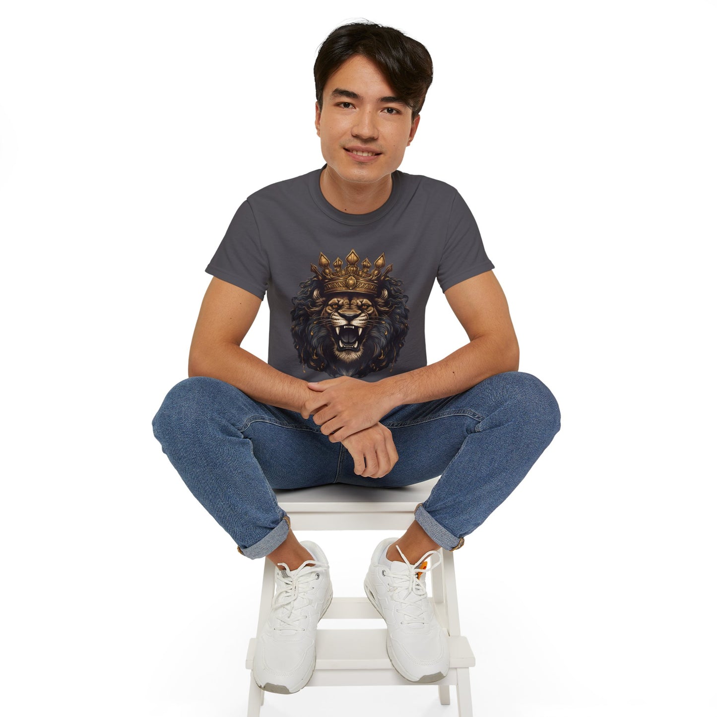 Regal Lion King T-Shirt - Majestic Roaring Lion with Crown Graphic Tee - Unisex, Bold Animal Print Shirt
